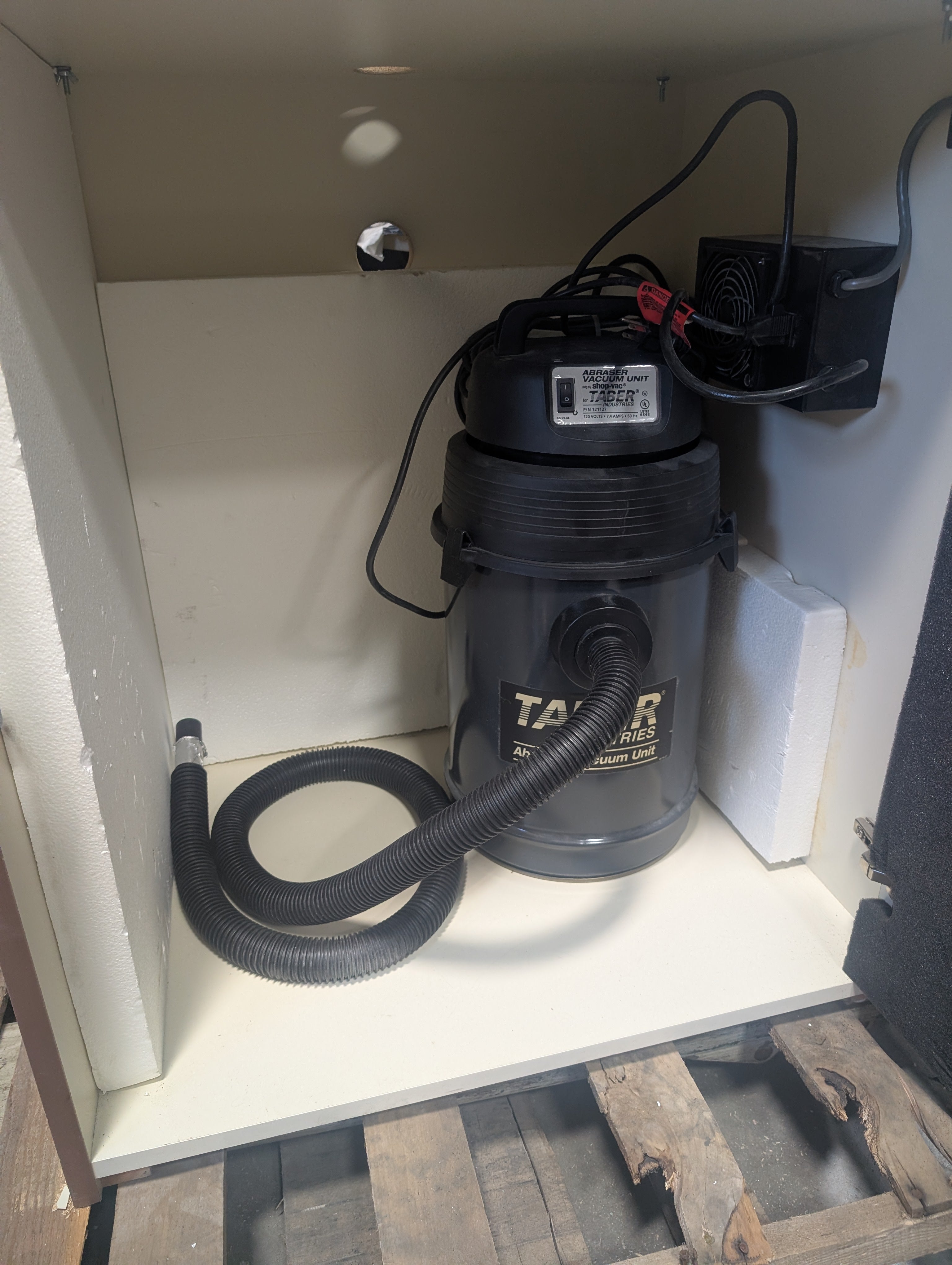 Taber Industries 5130 Abraser Abrasion Tester & Enclosure & Vacuum Calibrated