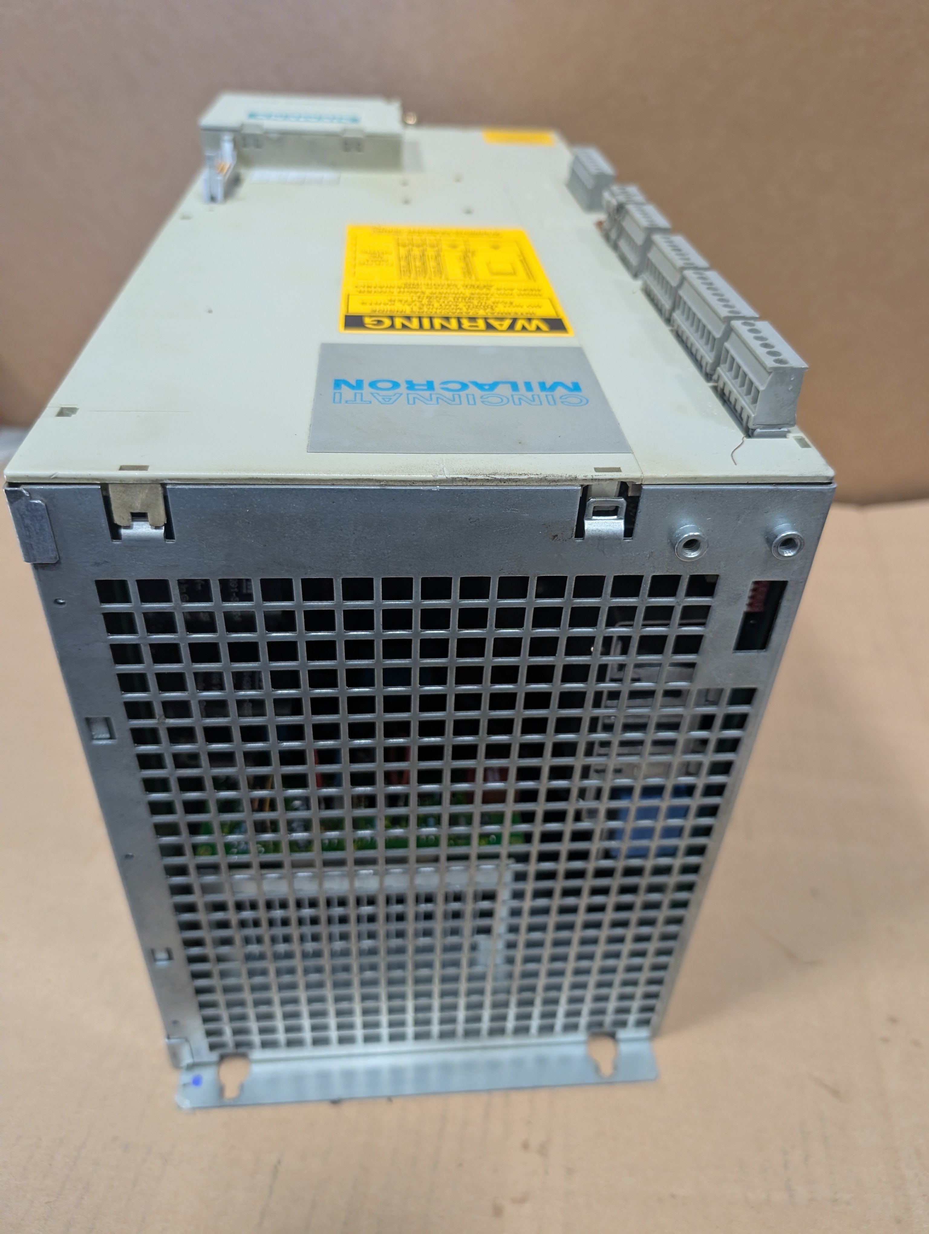 SIEMENS Simodrive 611 E/R-Modul Int. 36/47KW 6SN1145-1BA02-0CA2 Ver. D Used