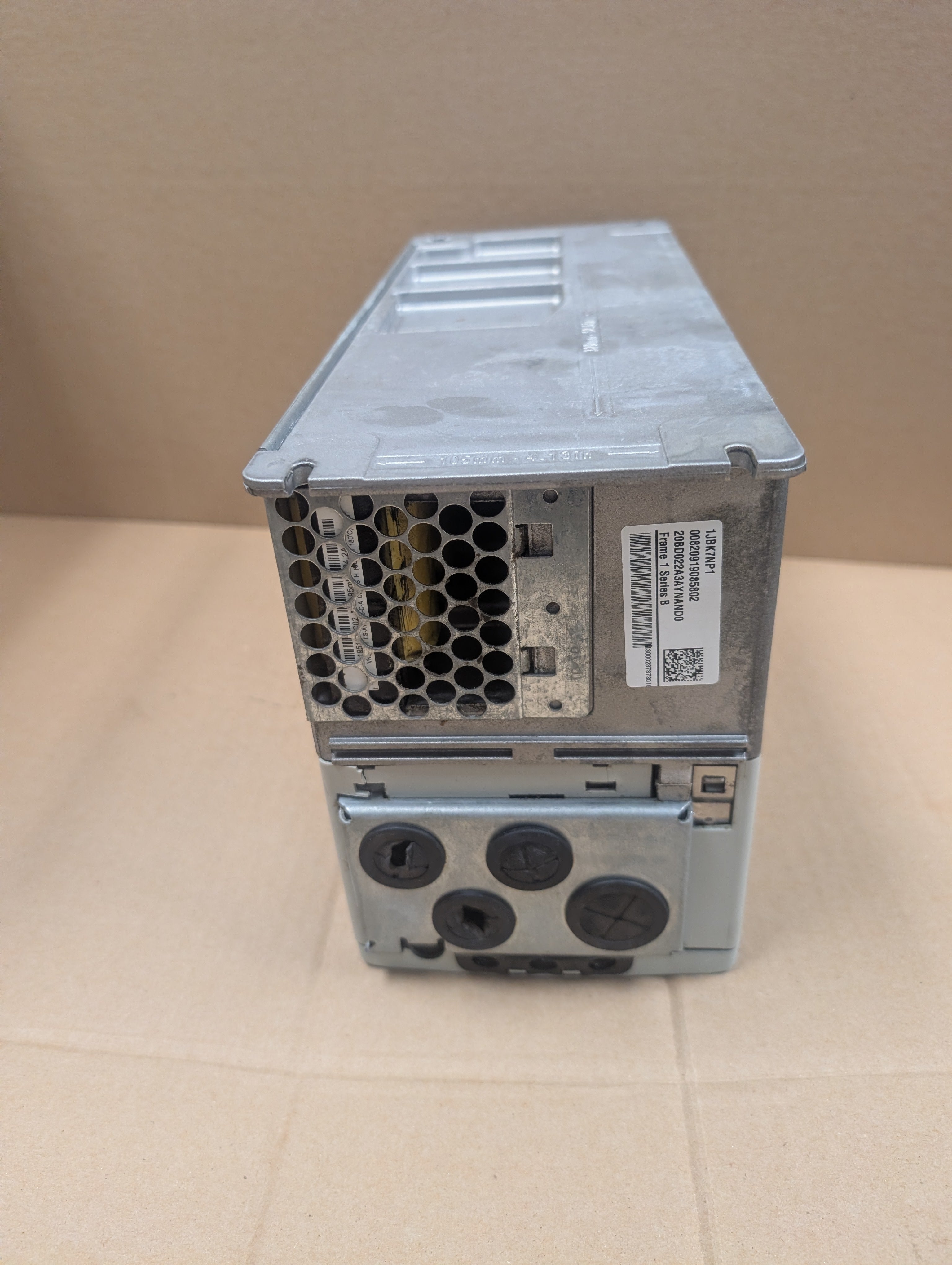Allen Bradley 15 HP Powerflex 700 20BD022A3AYNAND0 Ser. B 480V 2A 4.010 Used