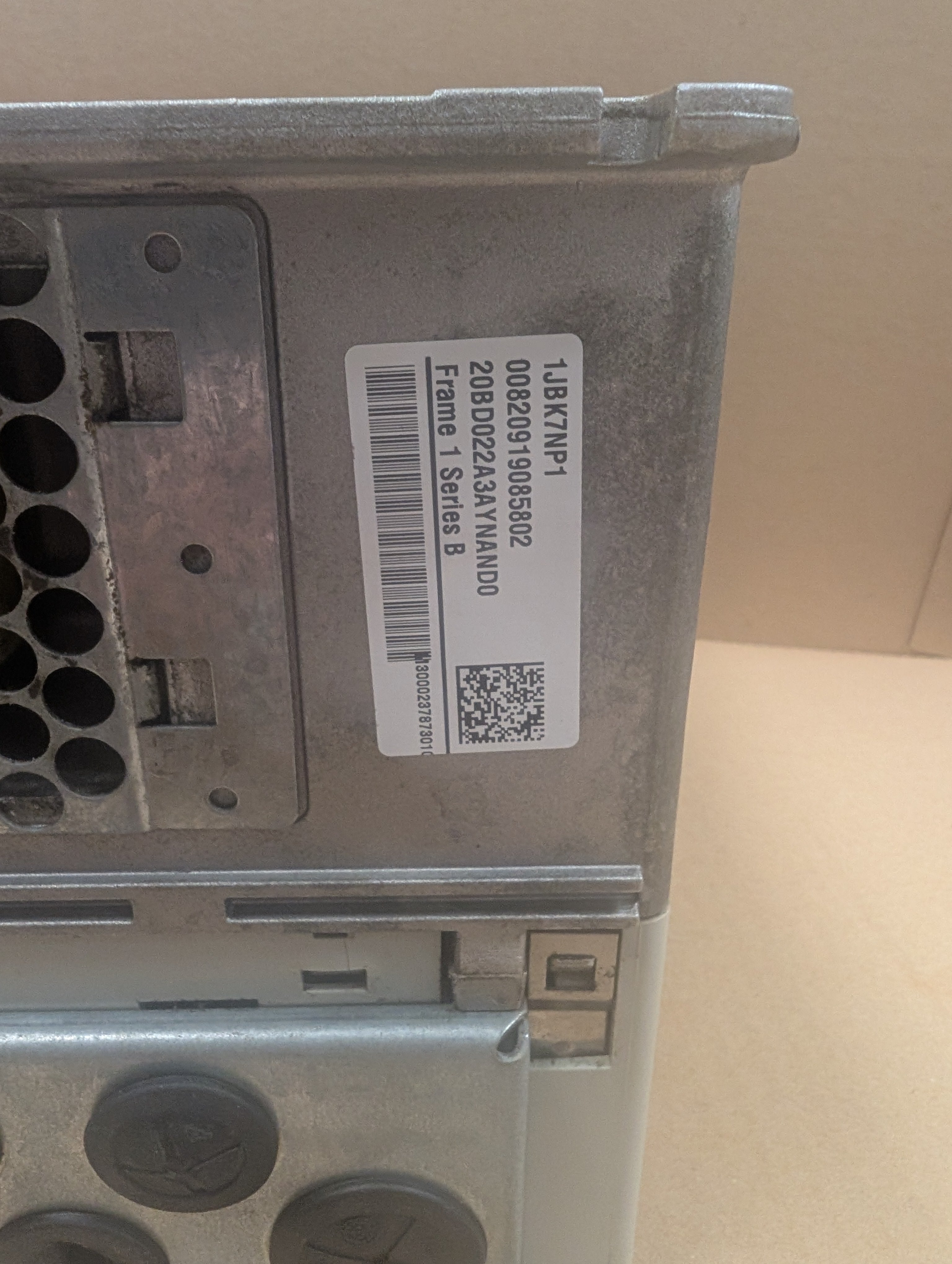 Allen Bradley 15 HP Powerflex 700 20BD022A3AYNAND0 Ser. B 480V 2A 4.010 Used