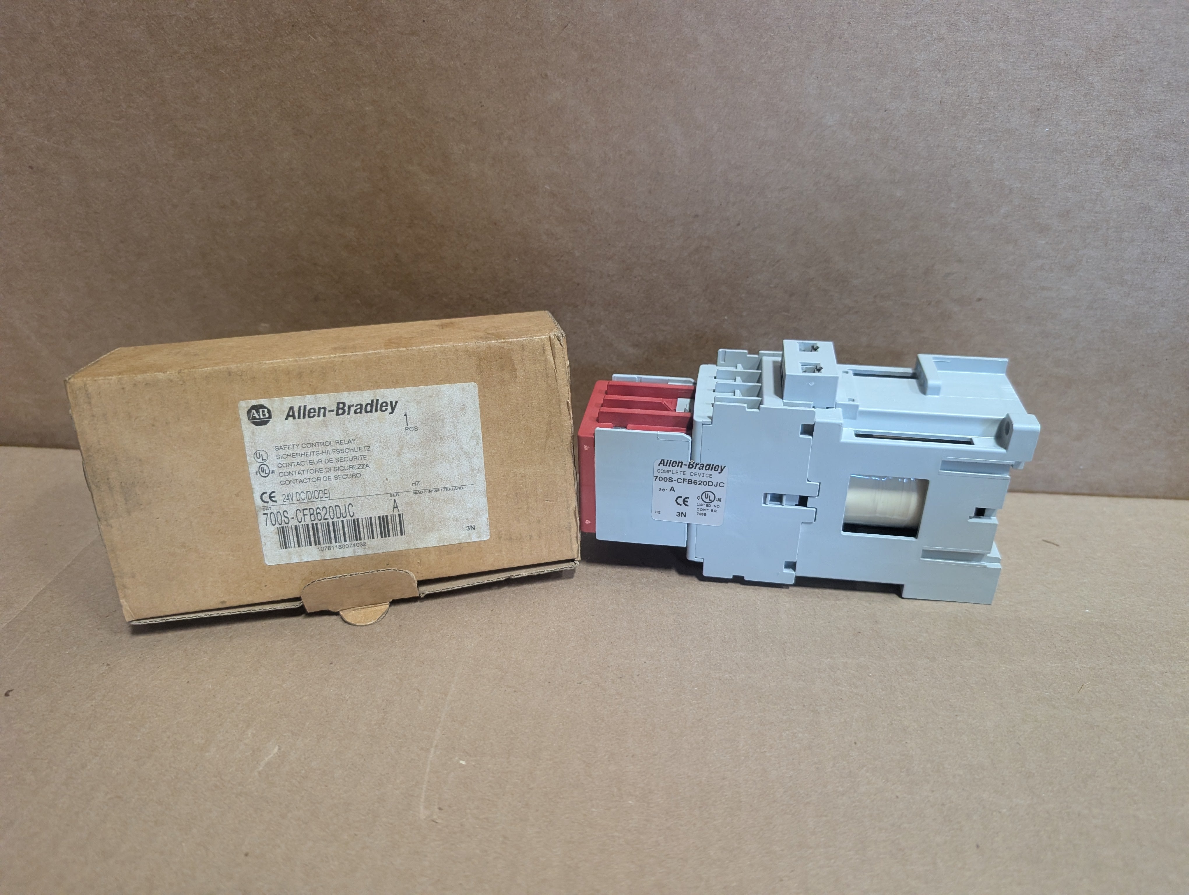 Allen Bradley 700S-CFB620DJC Ser. A Safety Control Relay  New NIB