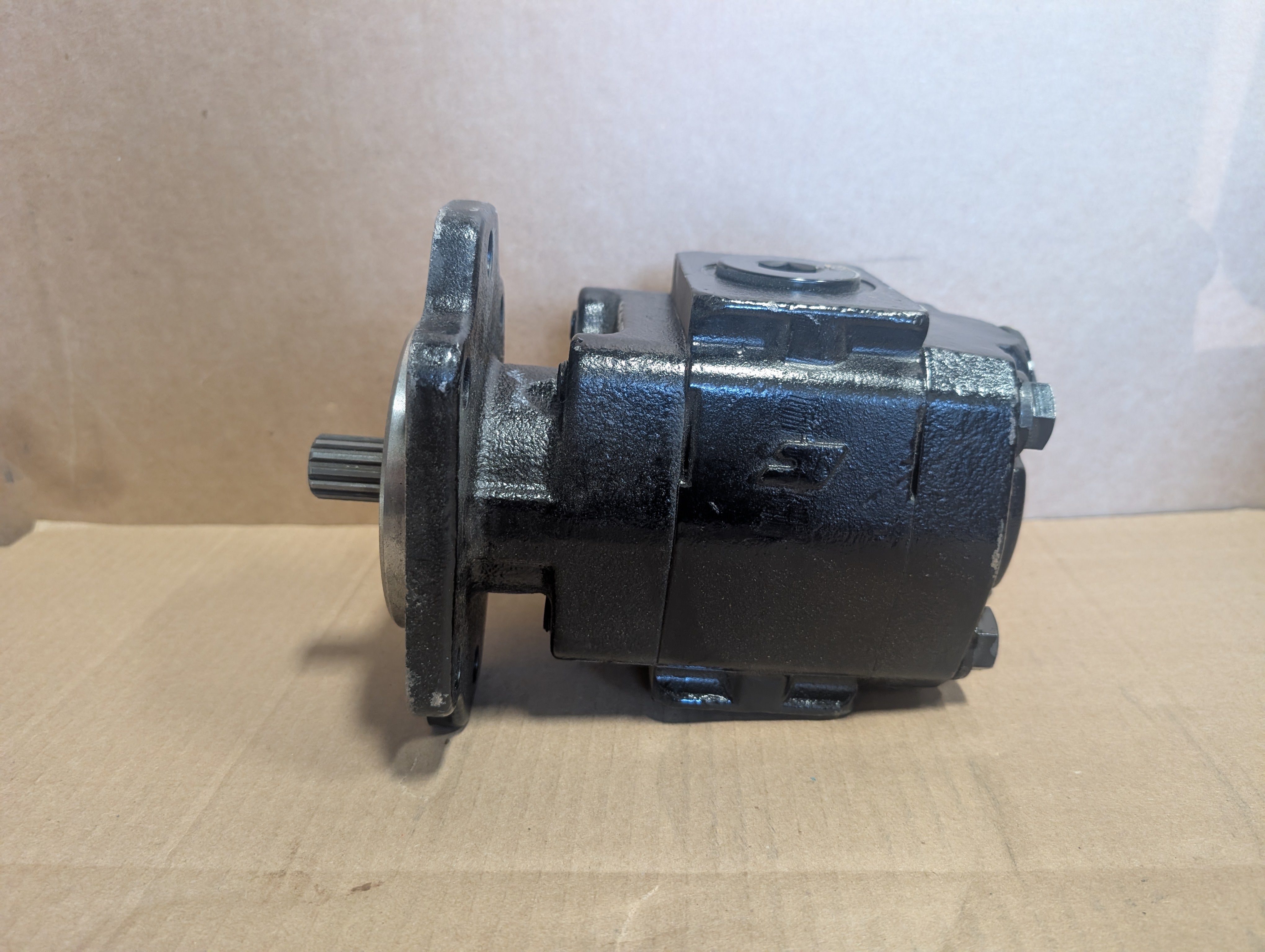 Genuine Parker 3089110277 PG020 Hydraulic Pump Motor 7/8" 13 Spline Shaft New
