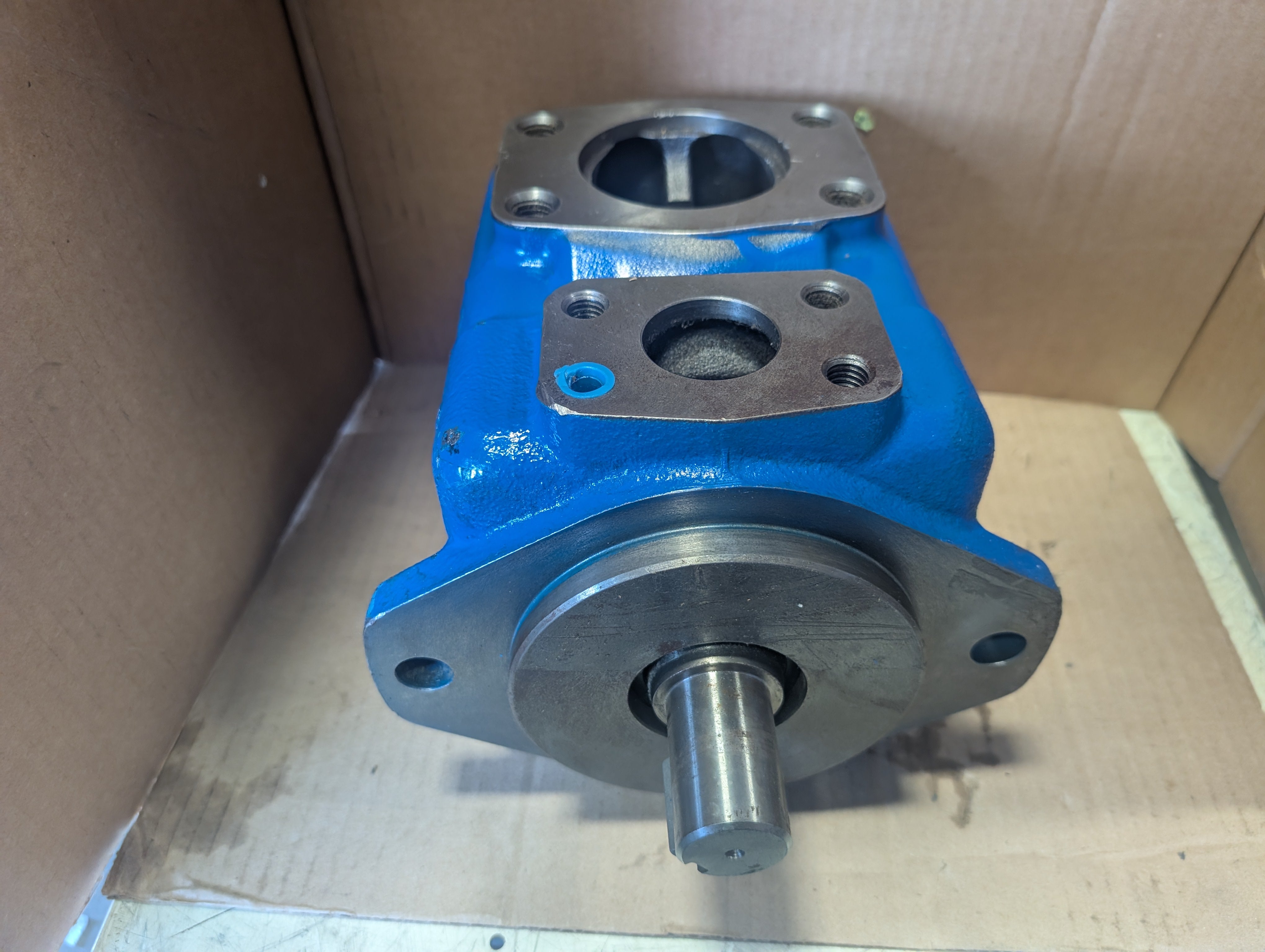 2025 Eaton Vickers 45V42A 1C22R Hydraulic Pump 45V42A1C22R New