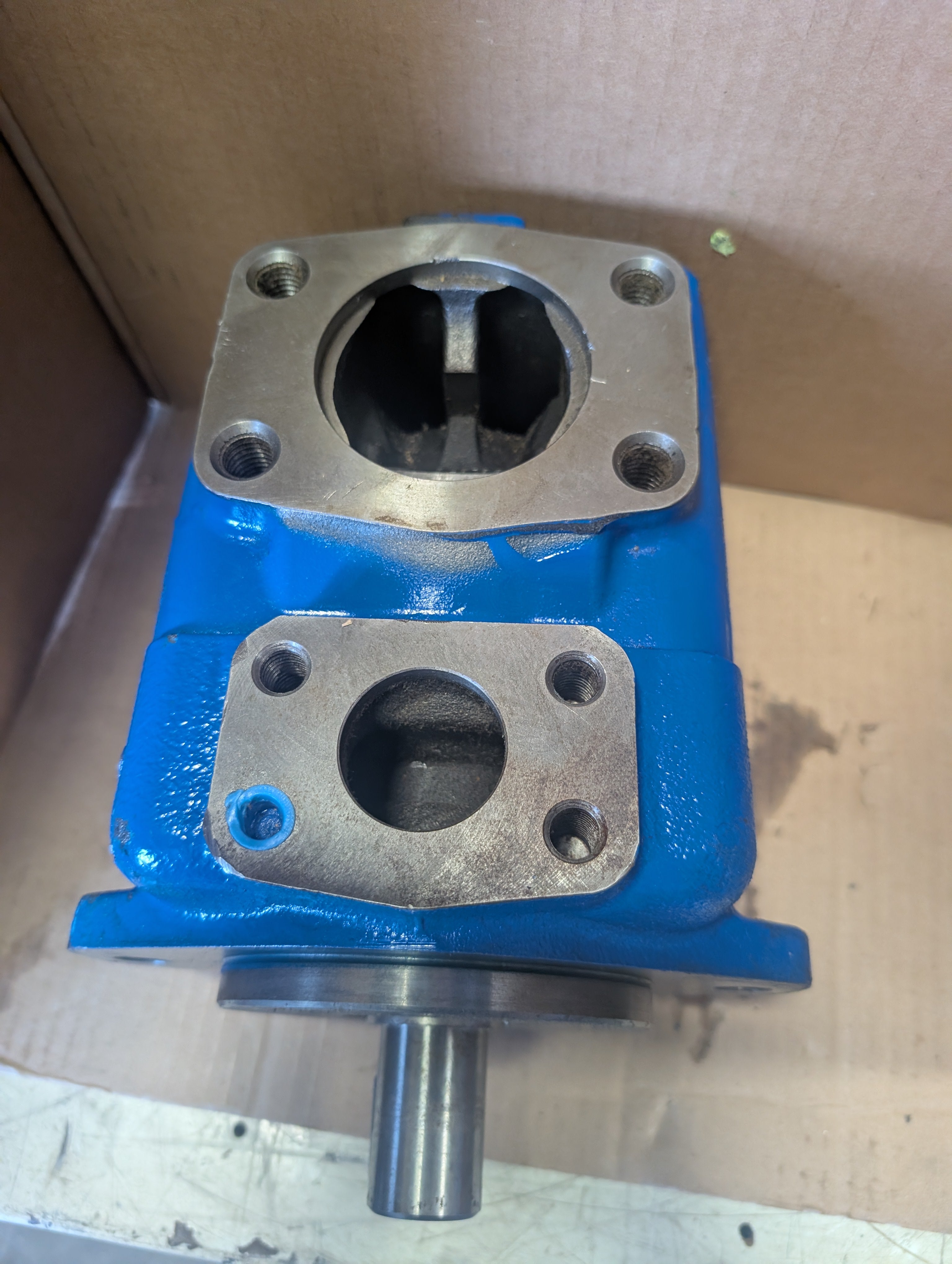 2025 Eaton Vickers 45V42A 1C22R Hydraulic Pump 45V42A1C22R New