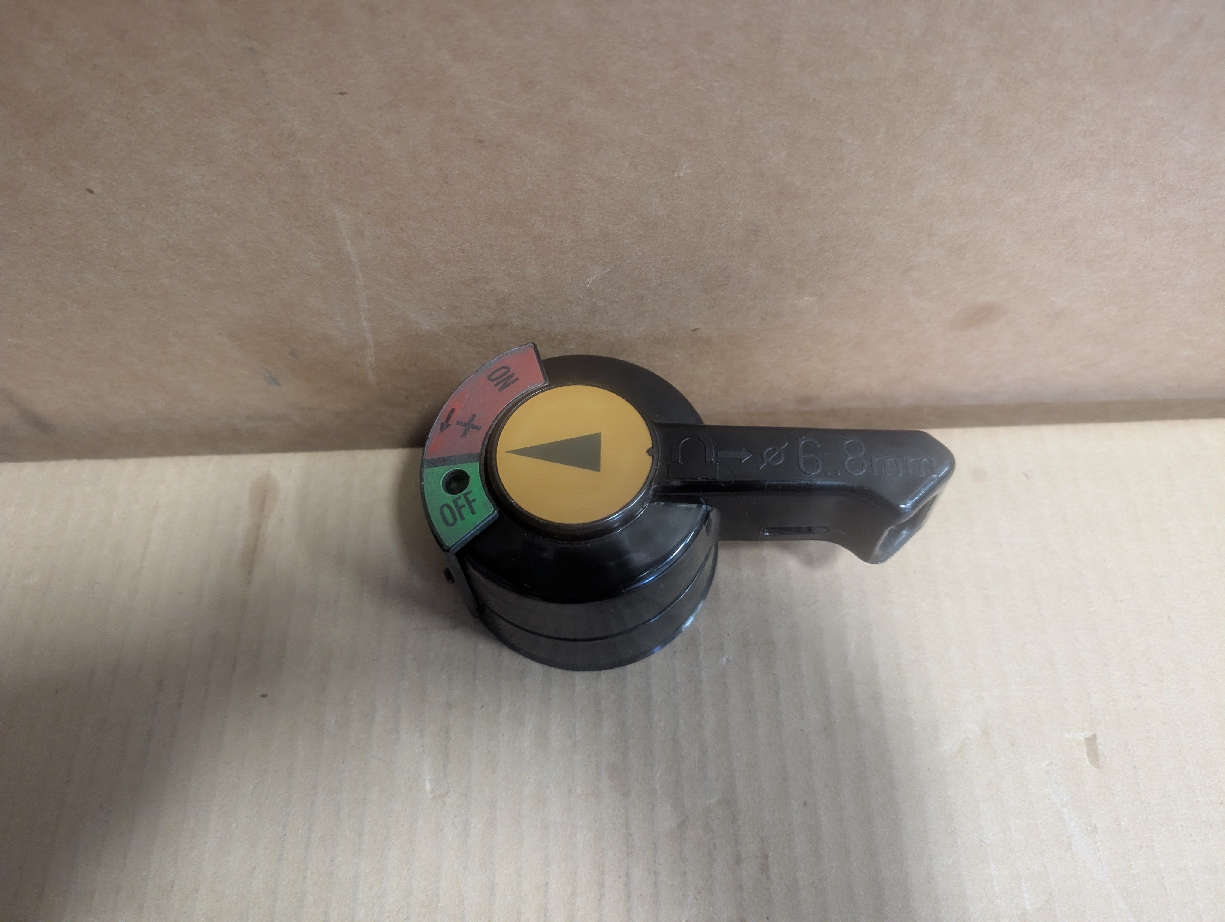 Moeller NZM9-250 Circuit Breaker Handle Used