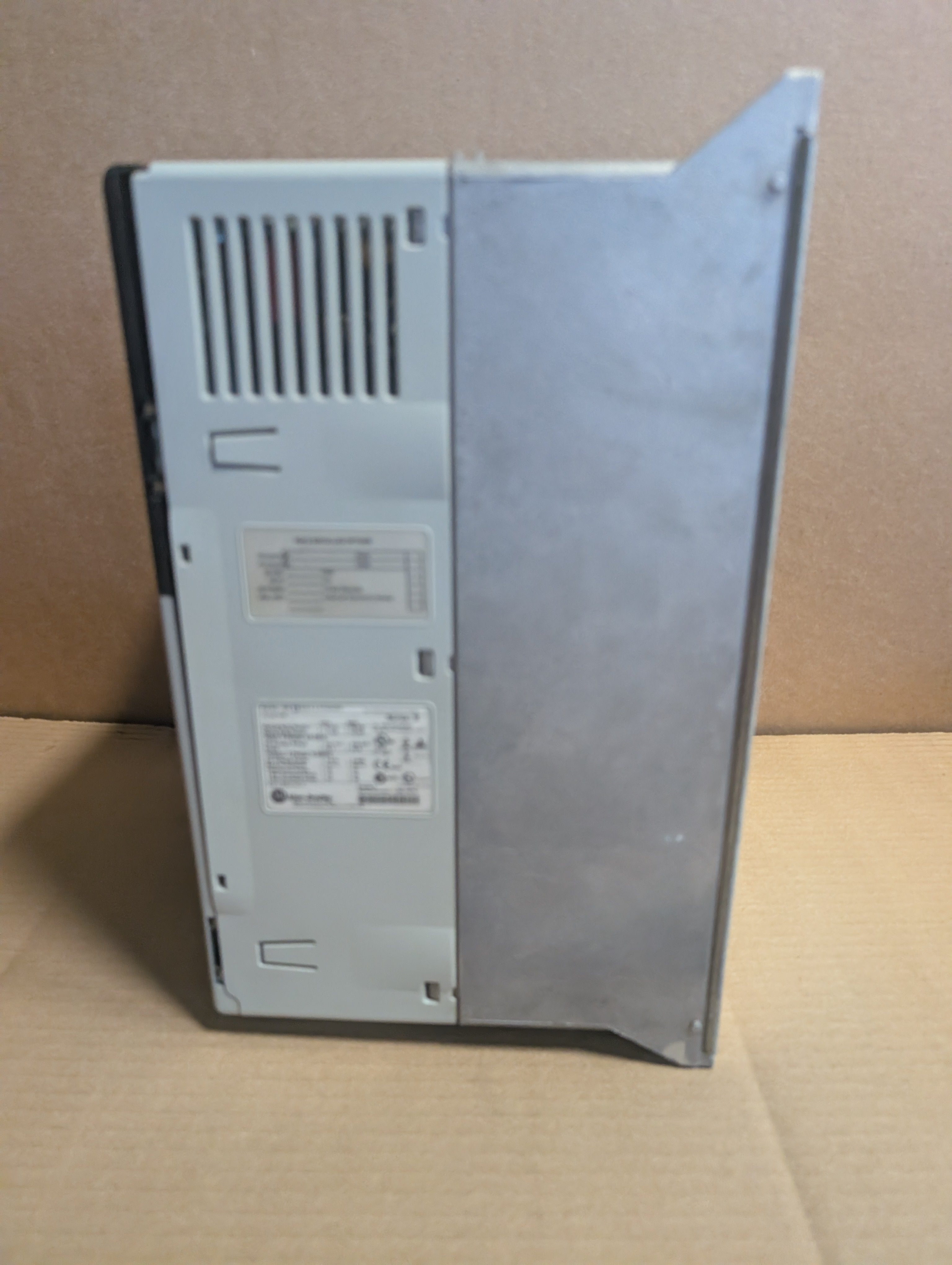 Allen Bradley 20 HP Powerflex 700 20BD027A3AYNAND0 Ser. B 480V 4.010 Used