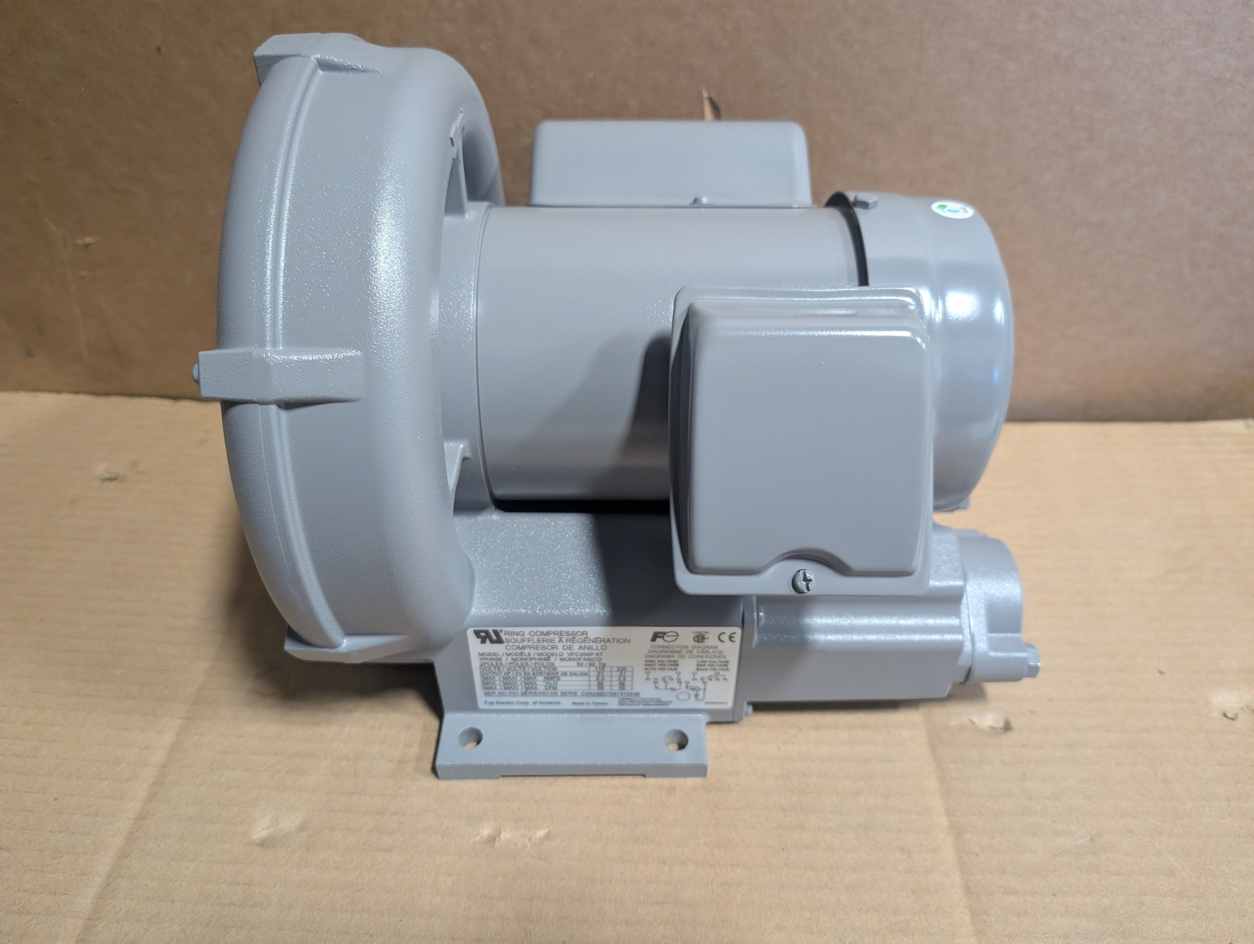 Fuji VFC300P-5T Regenerative Blower 1/2 hp, 115/230 Volts New
