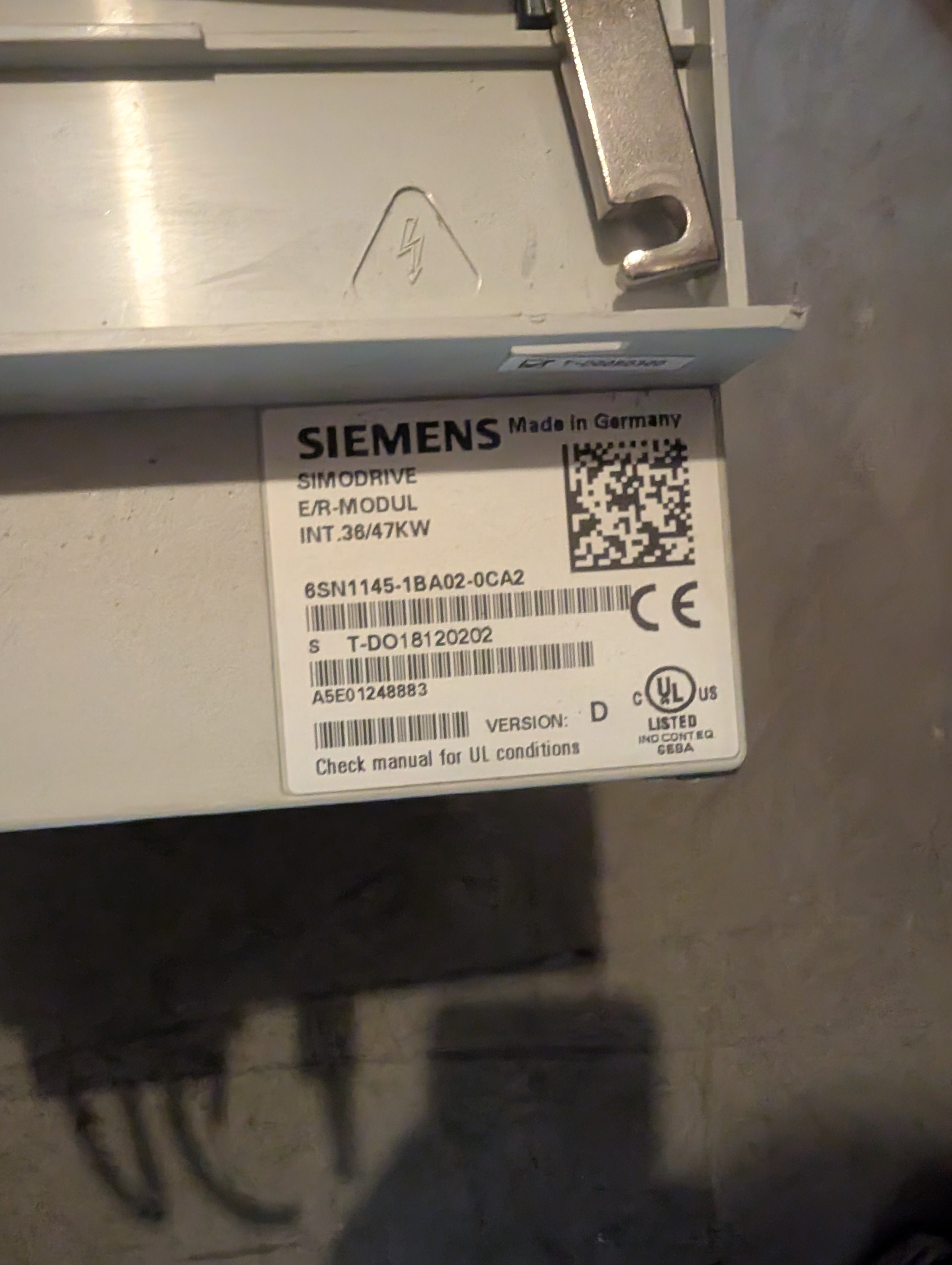 SIEMENS Simodrive 611 E/R-Modul Int. 36/47KW 6SN1145-1BA02-0CA2 Ver. D Used