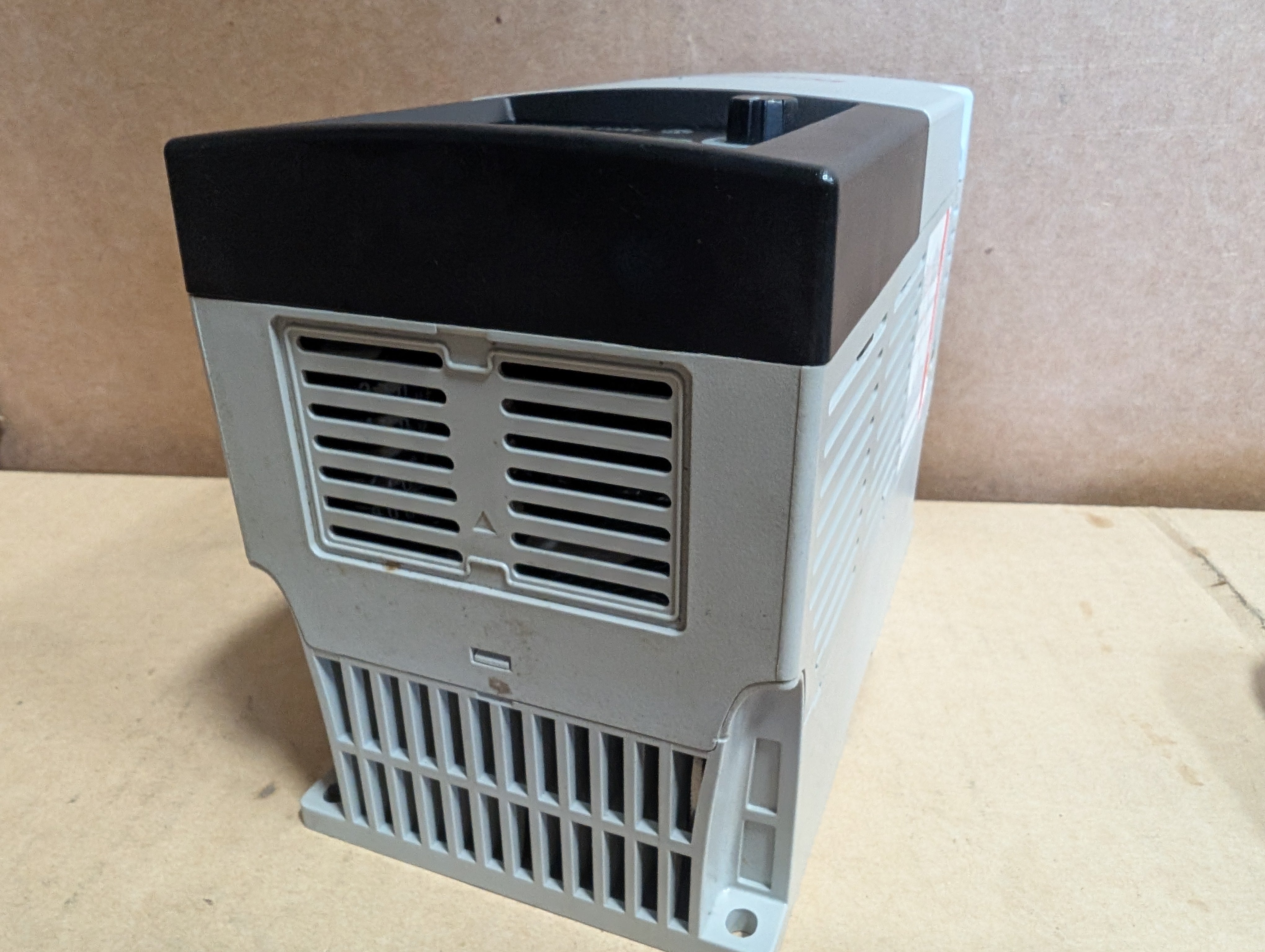 Allen Bradley 22B-B2P3N104 Series A .5 HP 240V 3PH Powerflex 40 Used