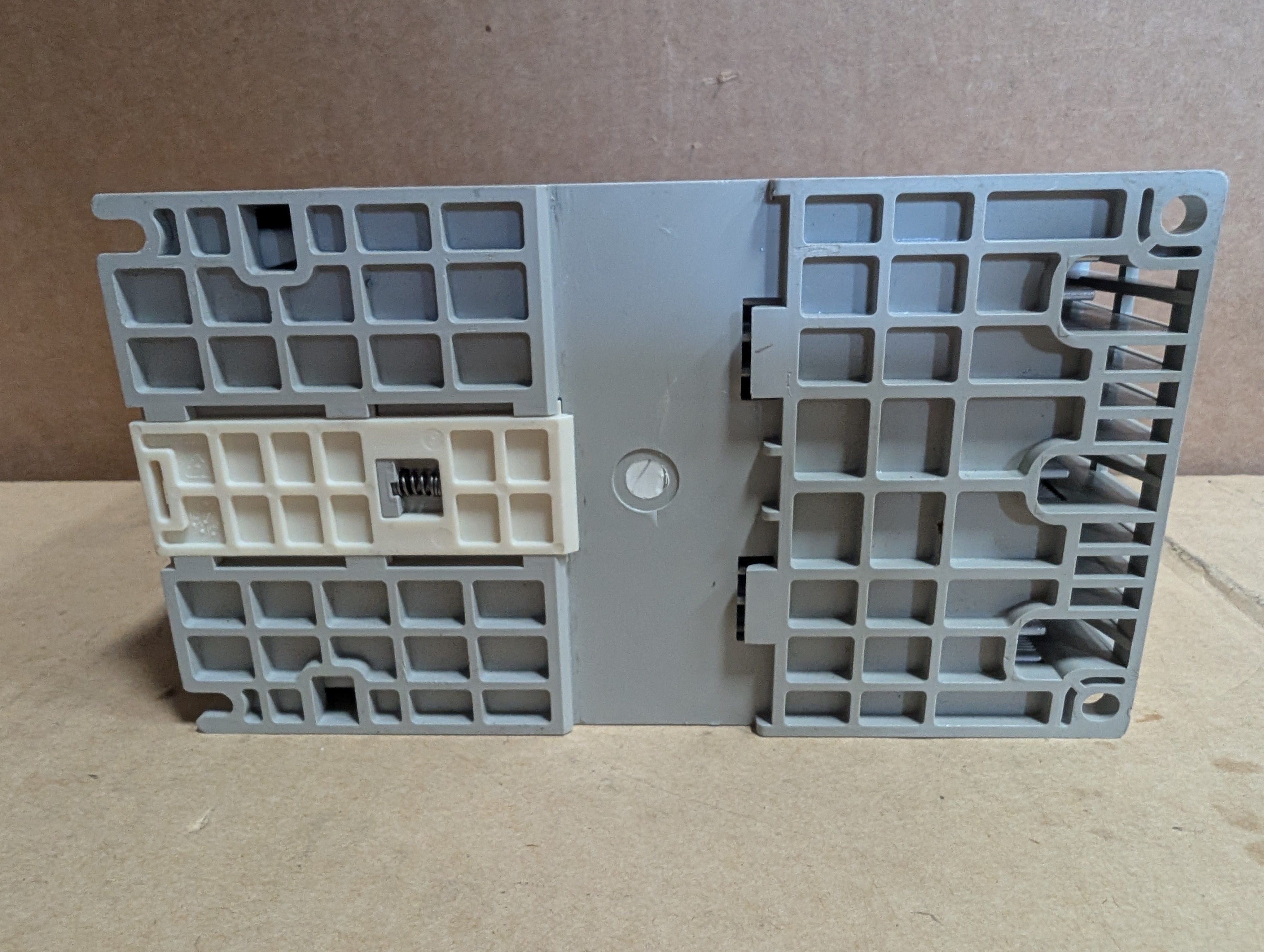 Allen Bradley 22B-B2P3N104 Series A .5 HP 240V 3PH Powerflex 40 Used