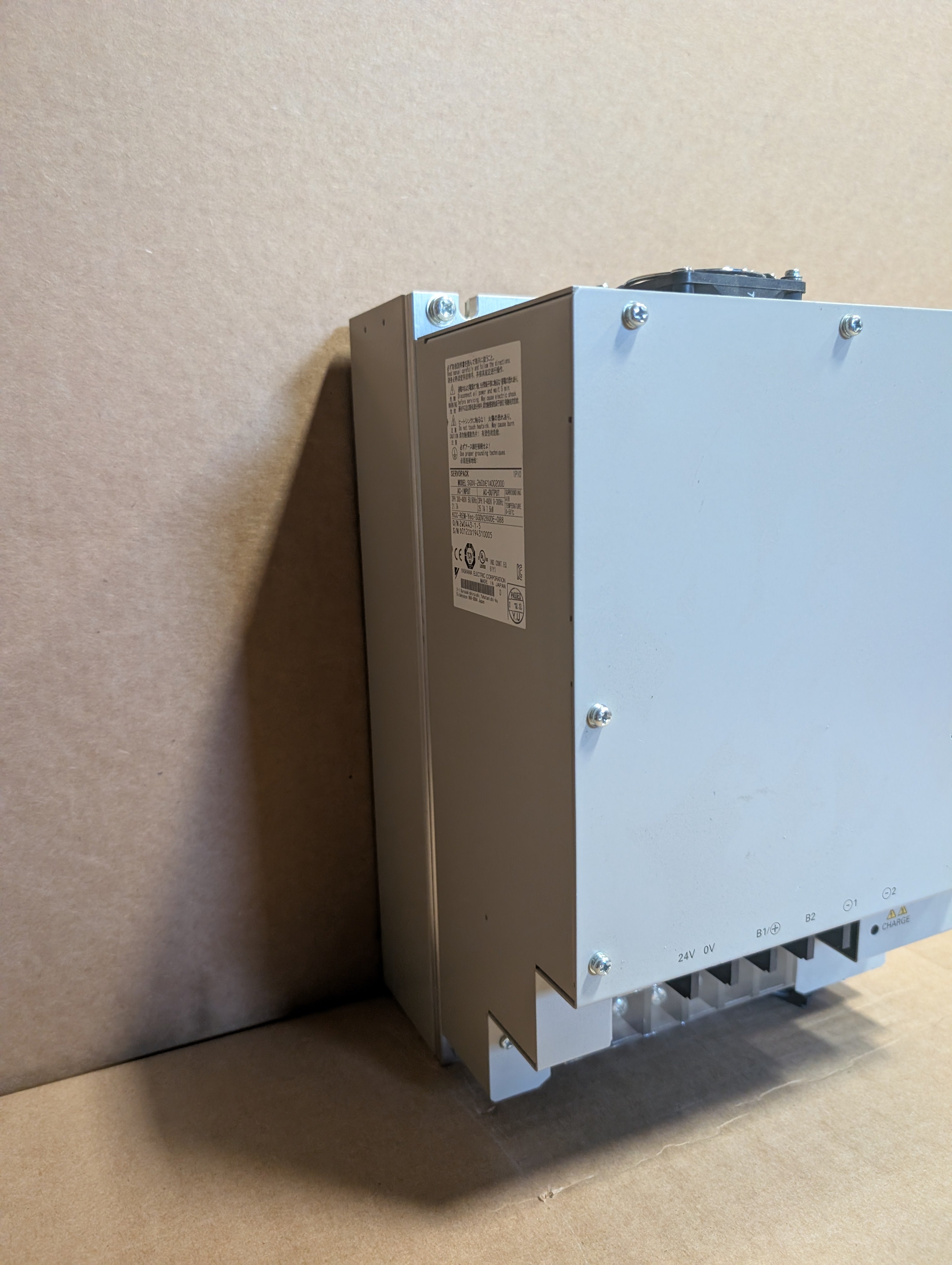 YASKAWA Servopack SGDV-260DE1A002000, 7.5 kW, 3PH, 400V, Option SGDV-OCA01A Used