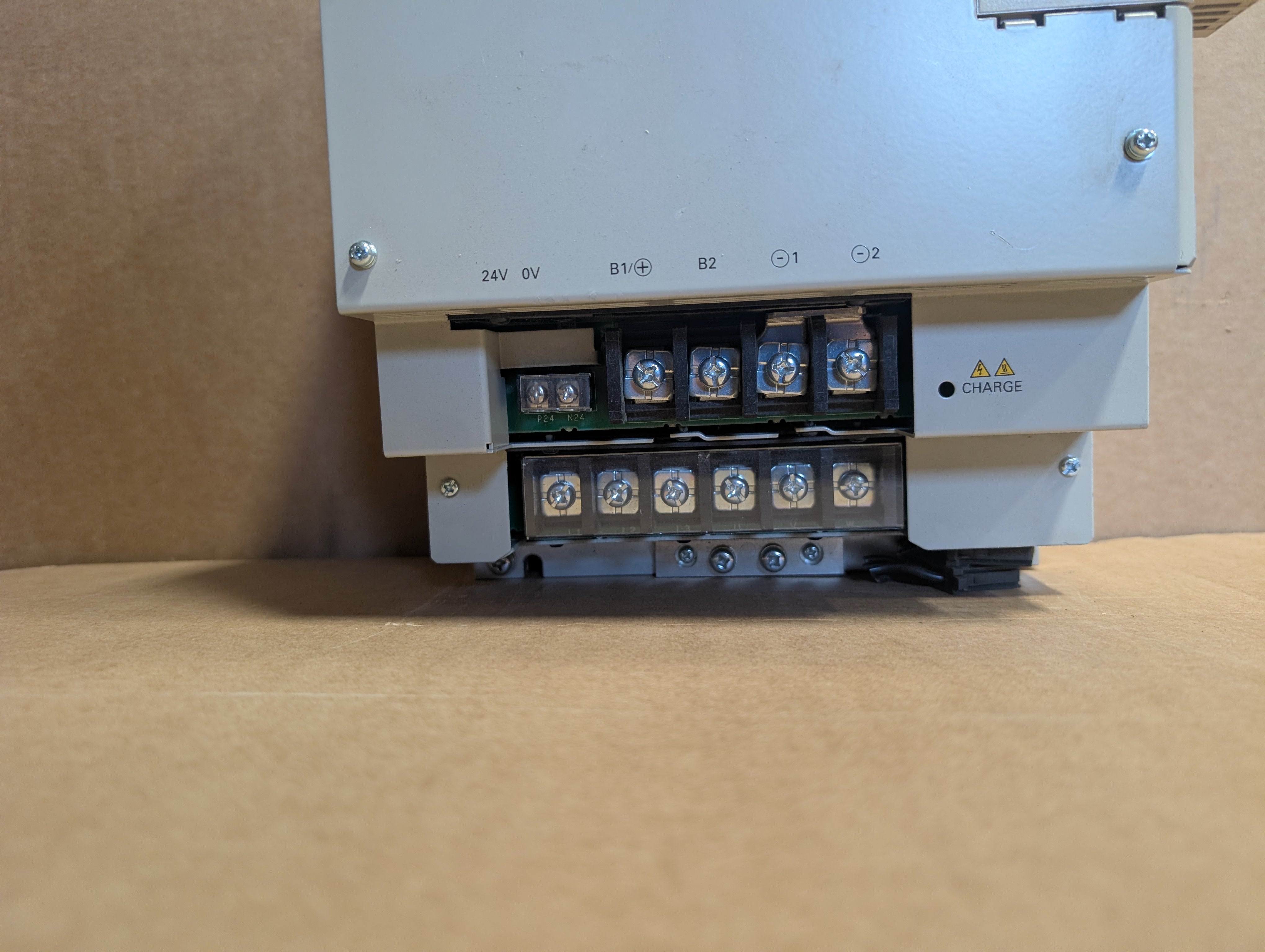 YASKAWA Servopack SGDV-260DE1A002000, 7.5 kW, 3PH, 400V, Option SGDV-OCA01A Used