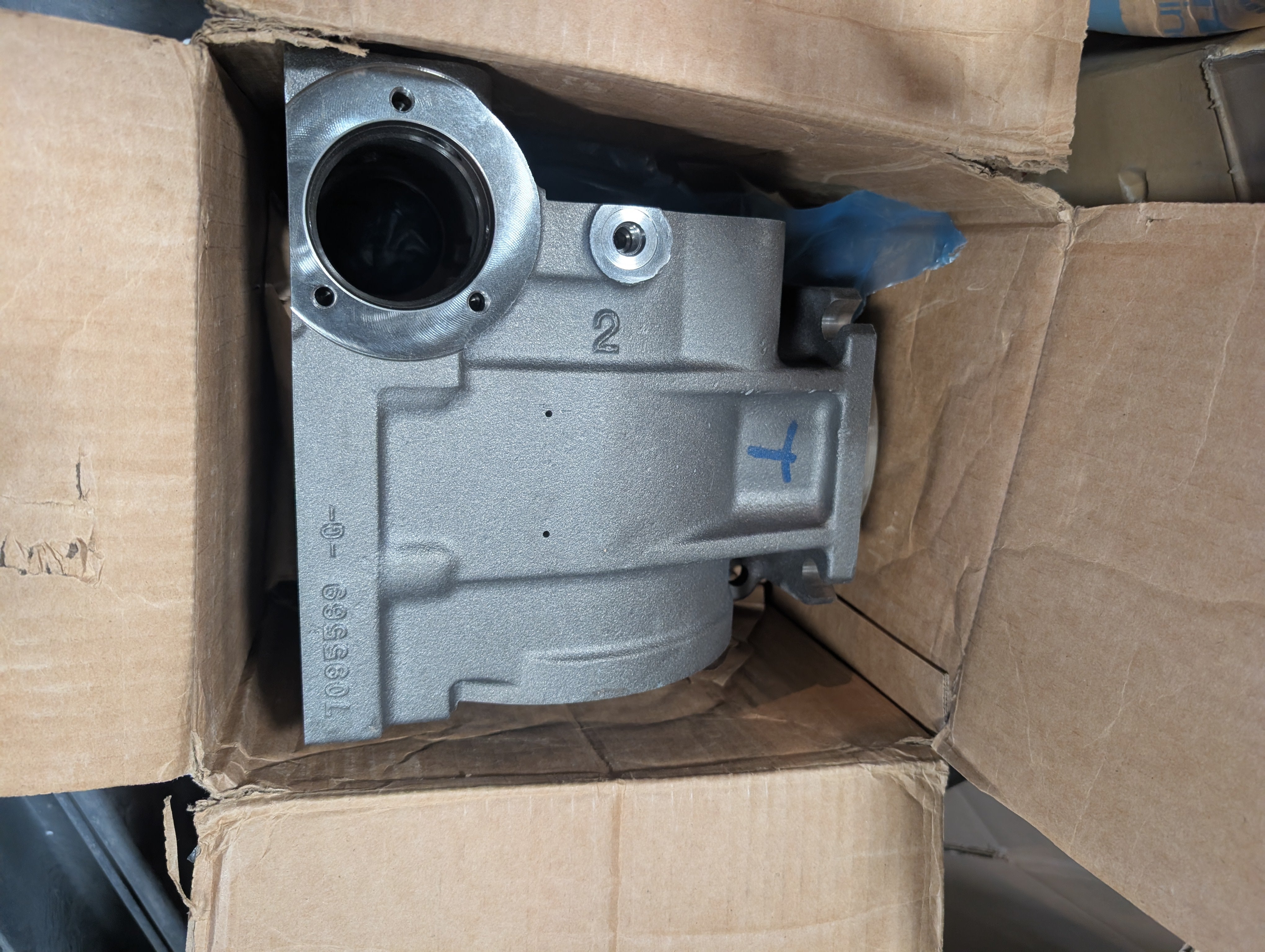 Danfoss 8200332 Hydrostatic Housing Variable Pump Series 90 New