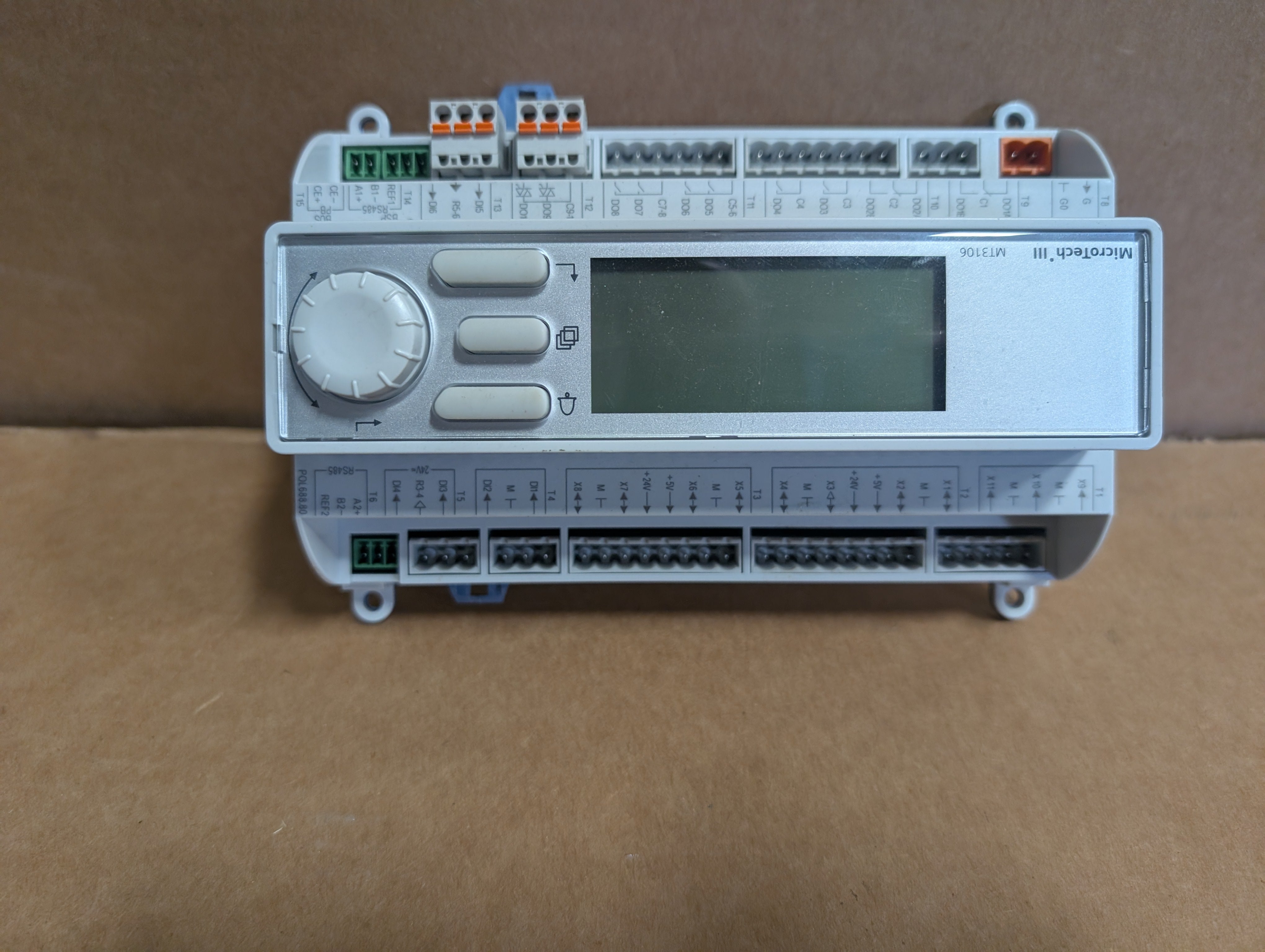 Siemens MicroTech III MT3106 POL688.80/MCQ, S55396-C888-A400 Controller Used