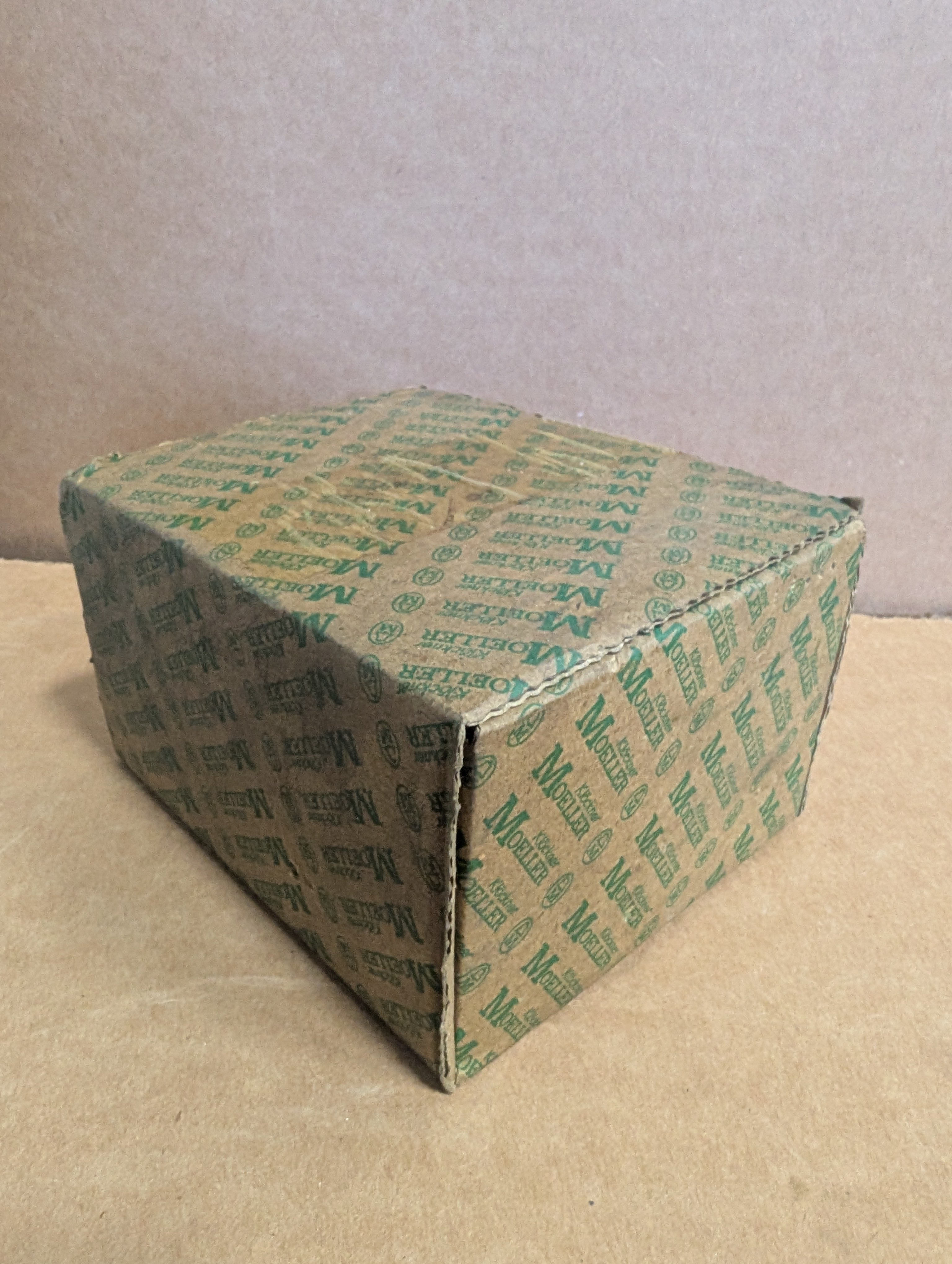 Moeller NZM4-63 +NHI11-NZM4/6  Circuit Breaker 40-63A, 400-800A NOS Sealed