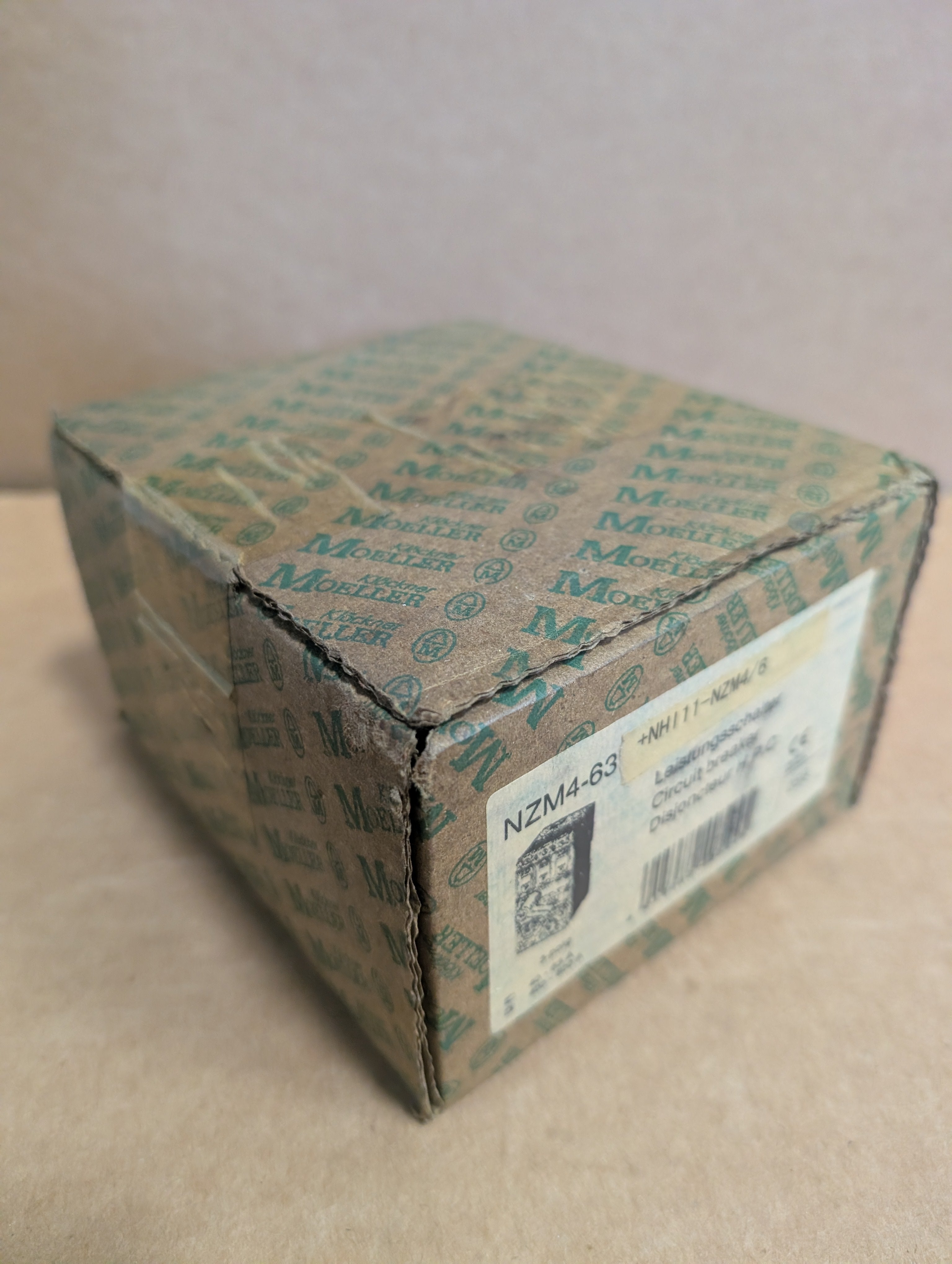 Moeller NZM4-63 +NHI11-NZM4/6  Circuit Breaker 40-63A, 400-800A NOS Sealed
