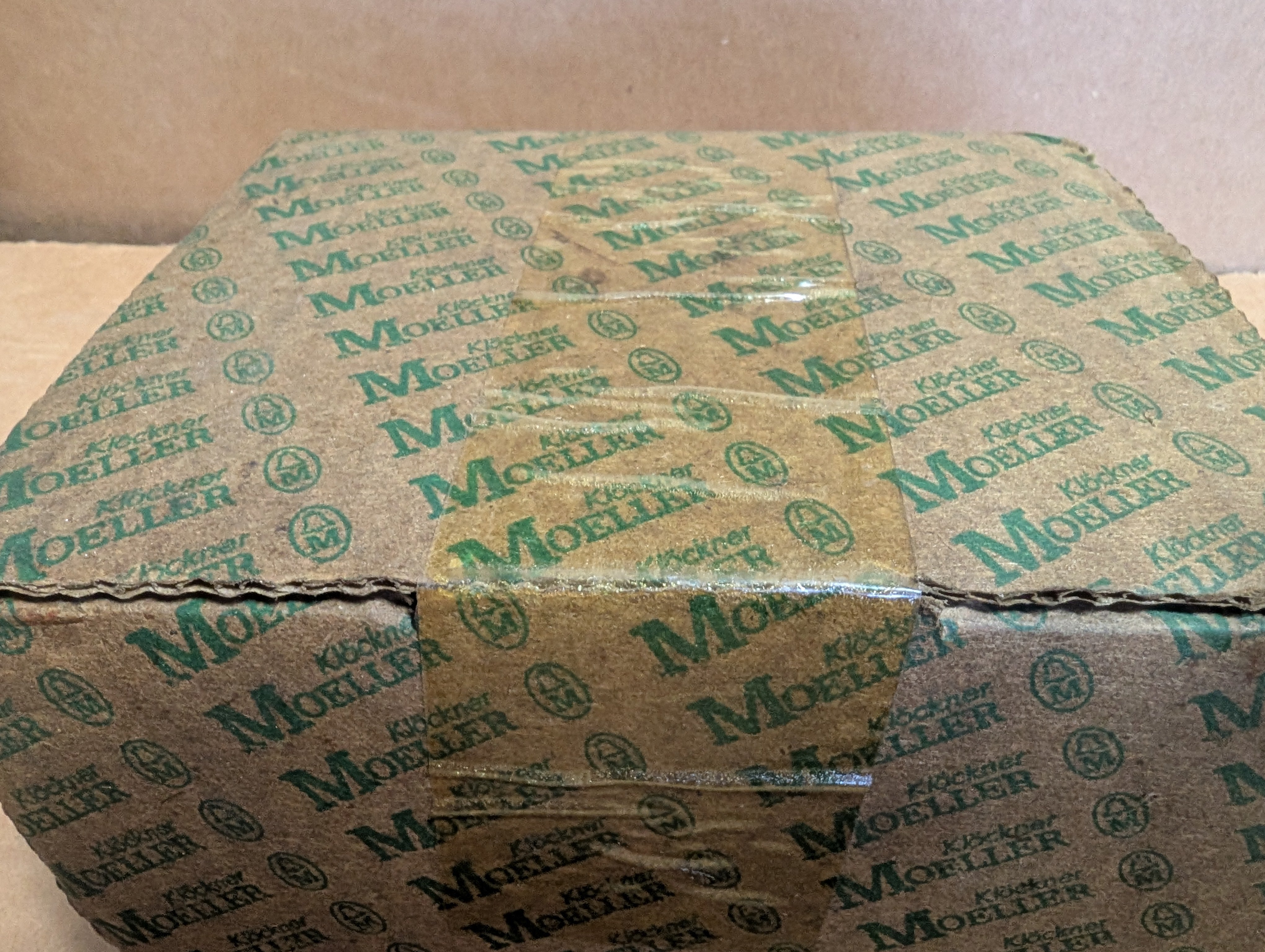 Moeller NZM4-63 +NHI11-NZM4/6  Circuit Breaker 40-63A, 400-800A NOS Sealed
