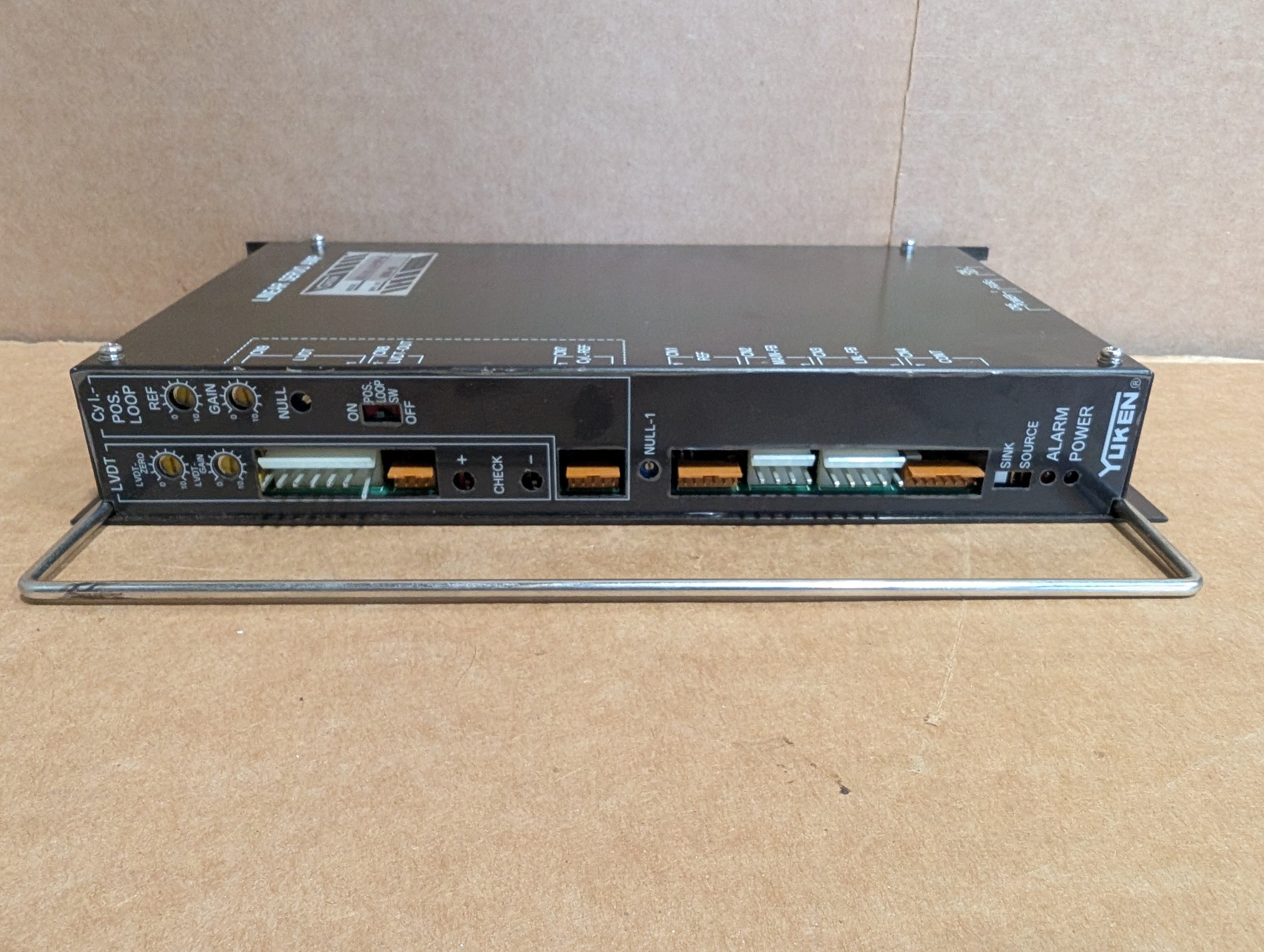 Yuken SK1102-A30-BV-11, Amada Vipros Linear Servo Amplifier Working Pull Used