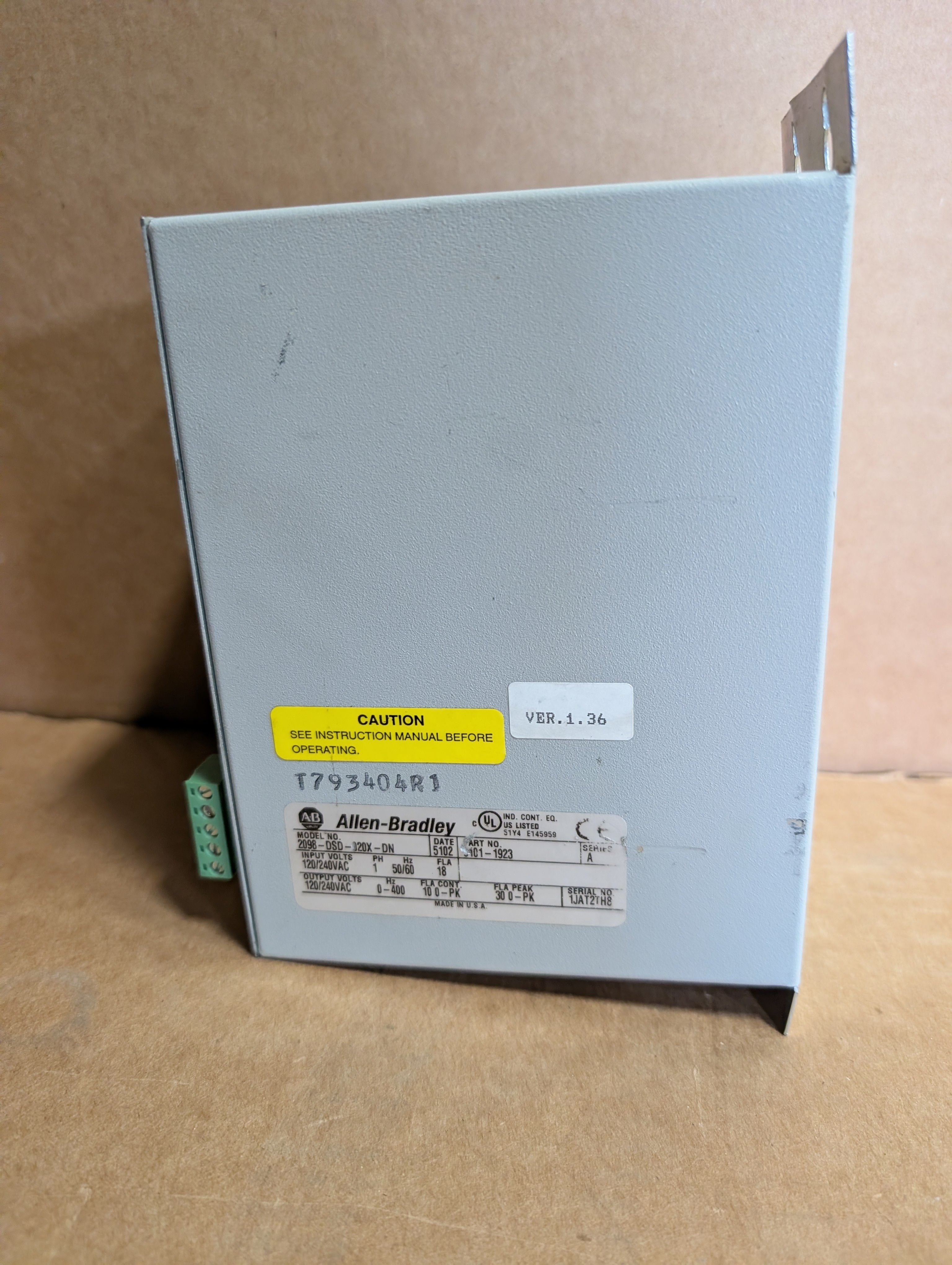 Allen Bradley Ultra 3000i Drive 2098-DSD-020X-DN Series A, 1.36 Used Broken Clip