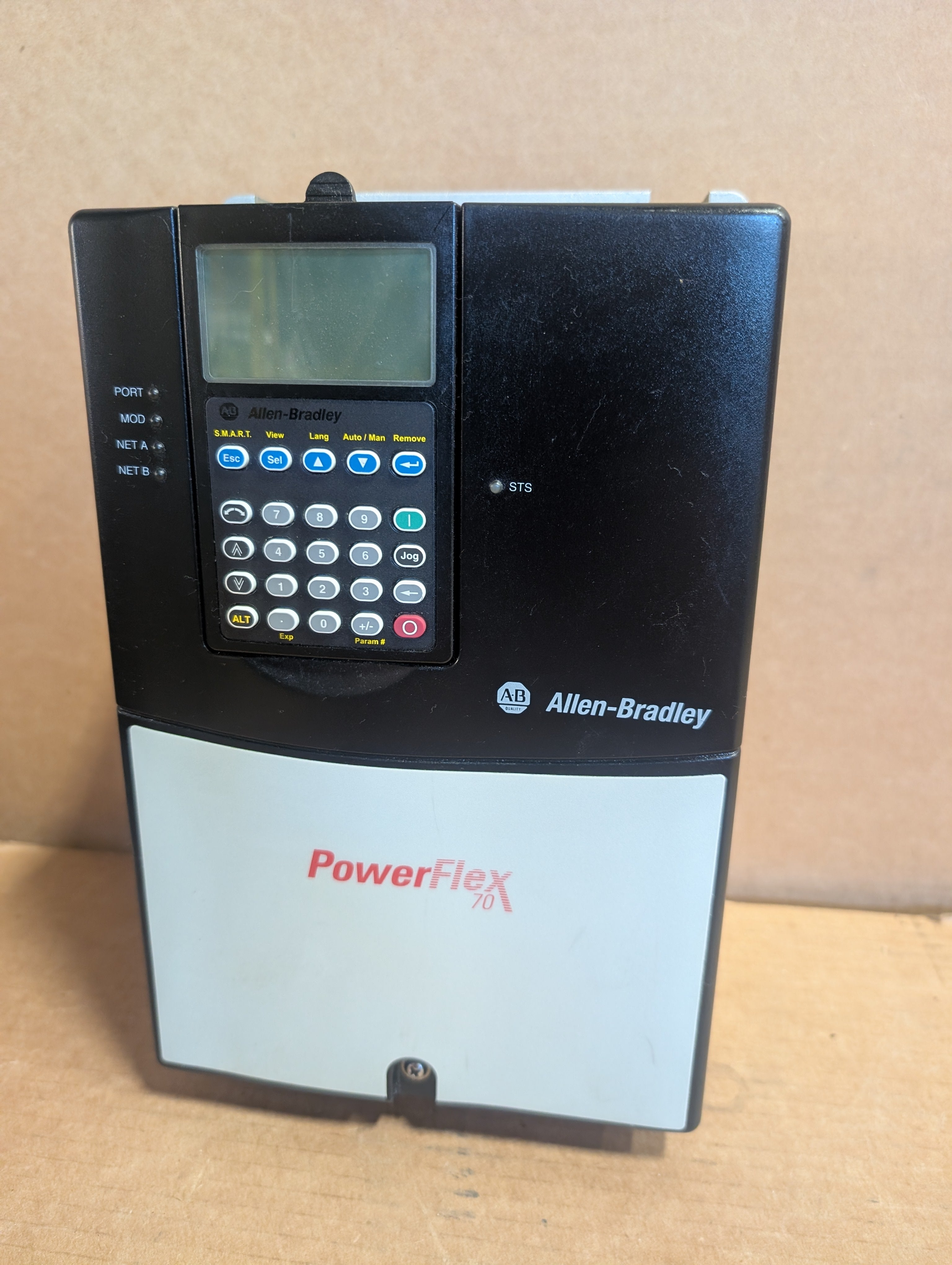 Allen Bradley 20AD011A0AYNANC0 PowerFlex 70 Ser A 7.5HP/5HP 480V 2.001 Used