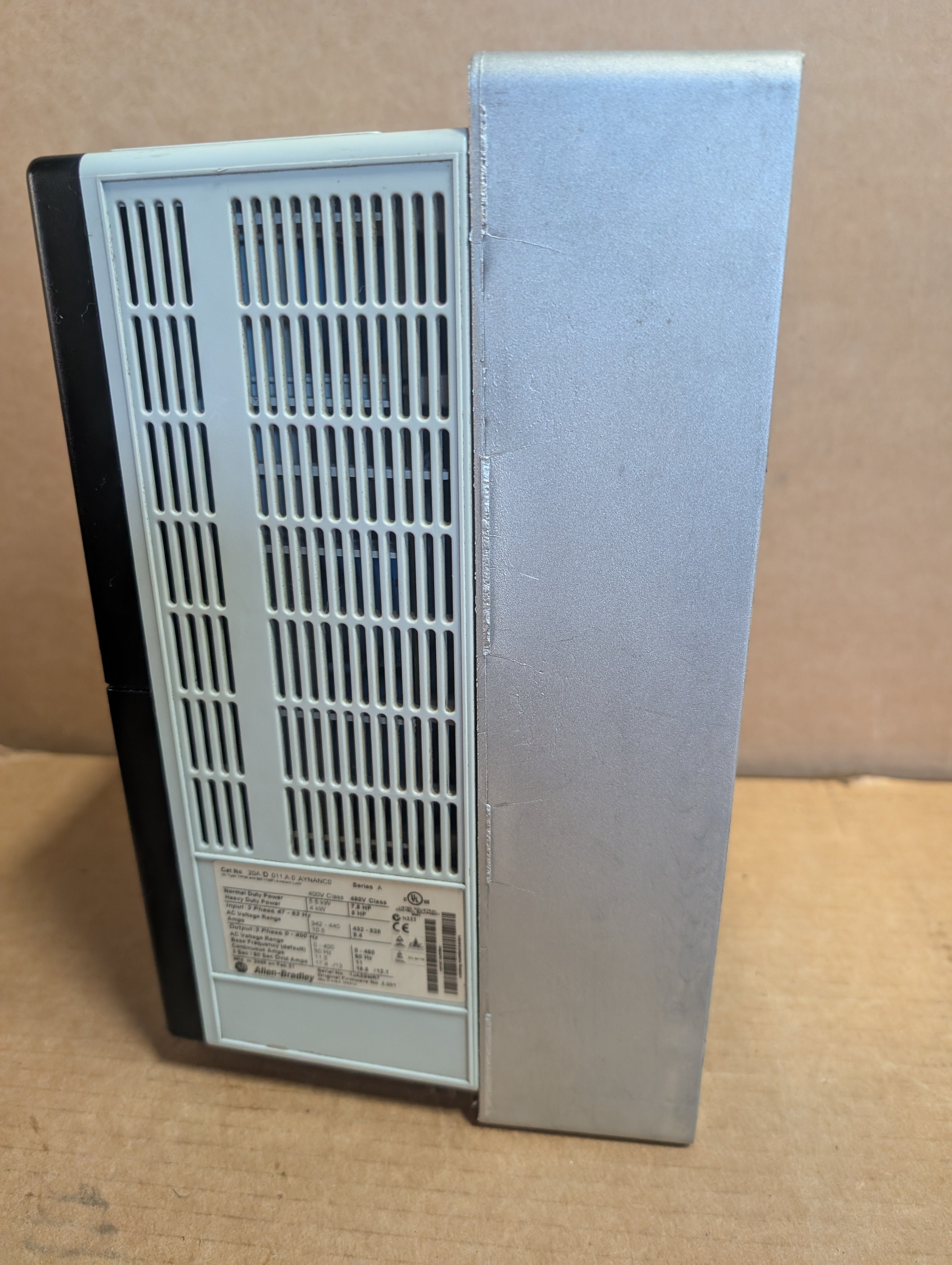 Allen Bradley 20AD011A0AYNANC0 PowerFlex 70 Ser A 7.5HP/5HP 480V 2.001 Used
