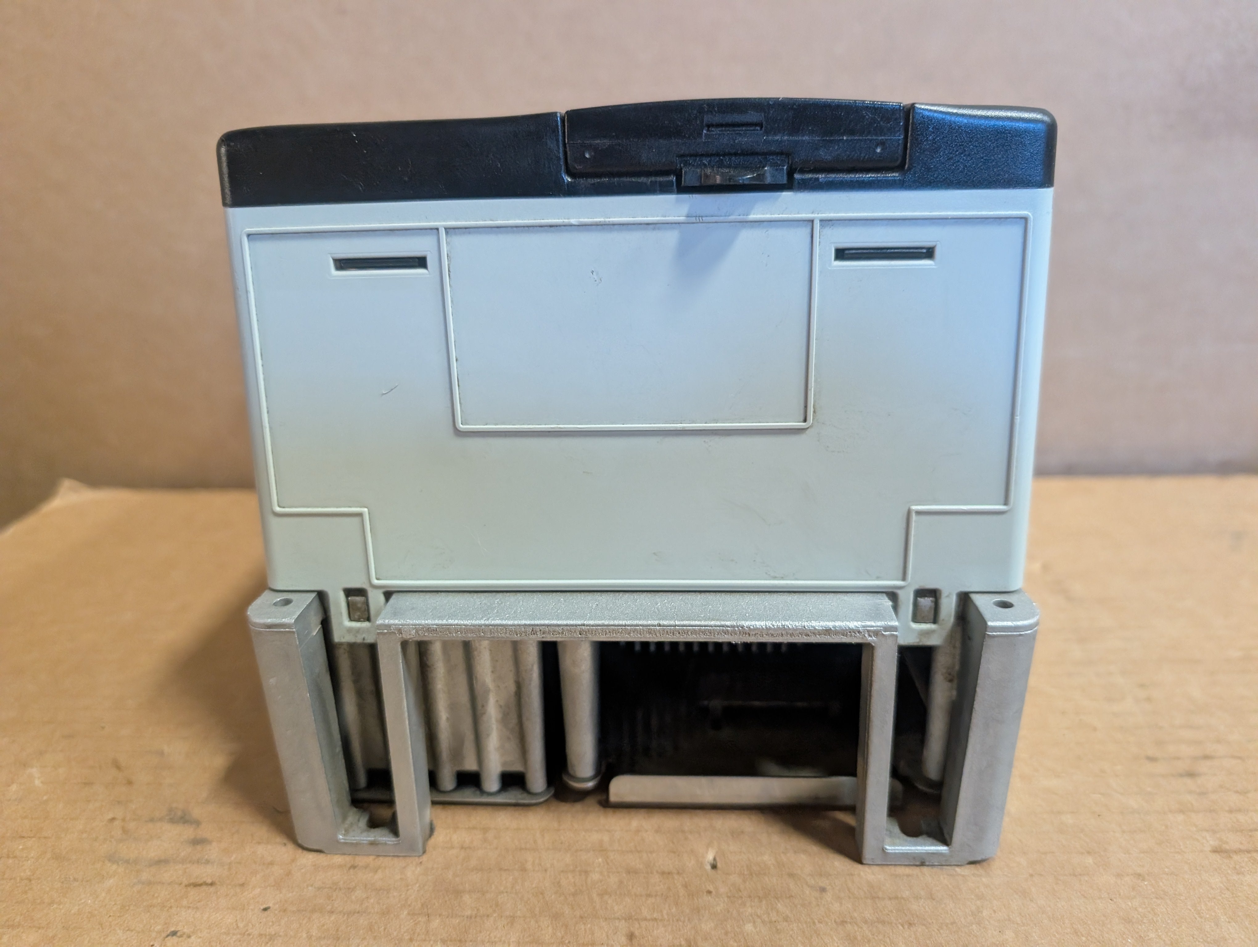 Allen Bradley 20AD011A0AYNANC0 PowerFlex 70 Ser A 7.5HP/5HP 480V 2.001 Used