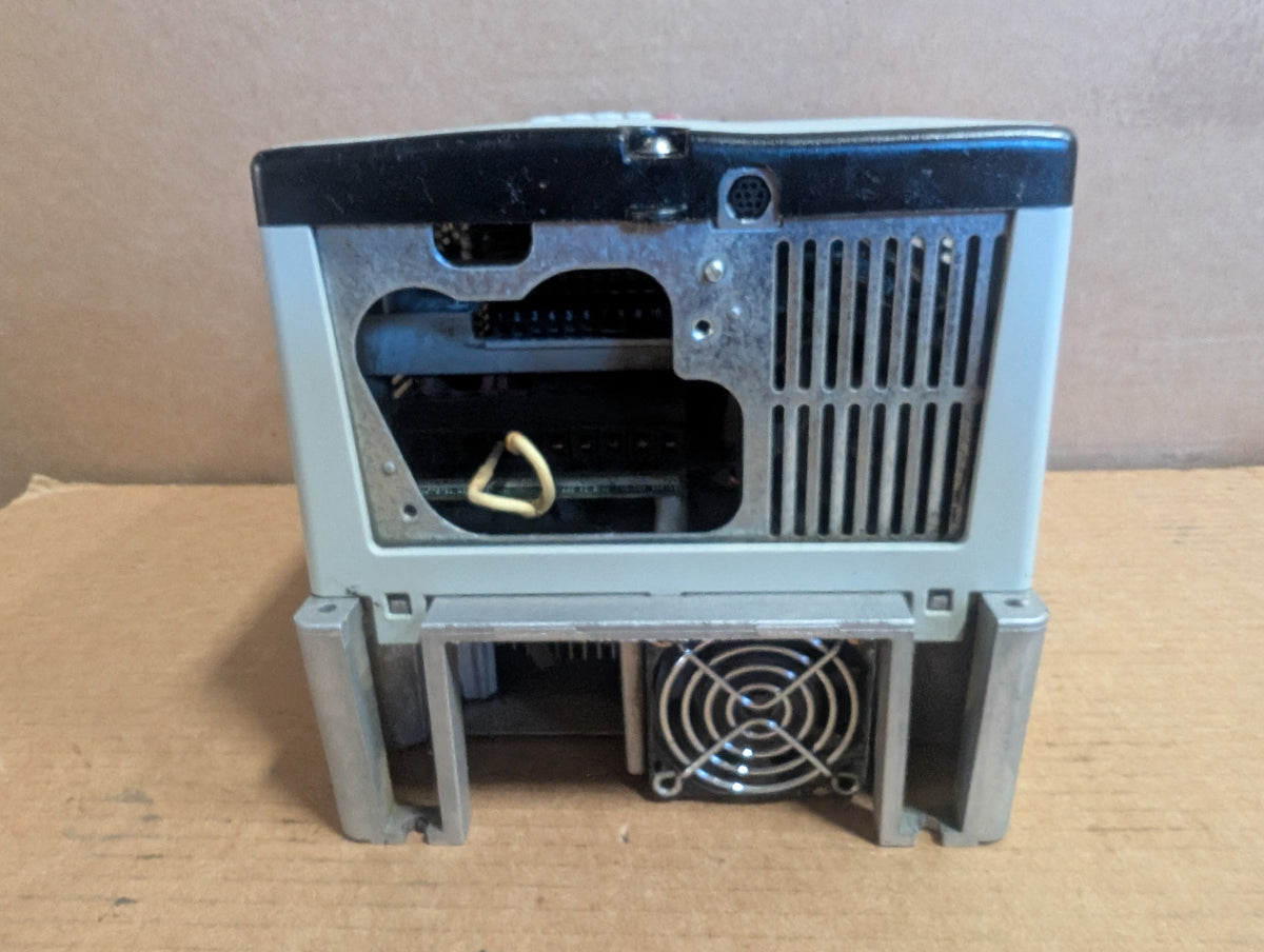 Allen Bradley 20AD011A0AYNANC0 PowerFlex 70 Ser A 7.5HP/5HP 480V 2.001 Used