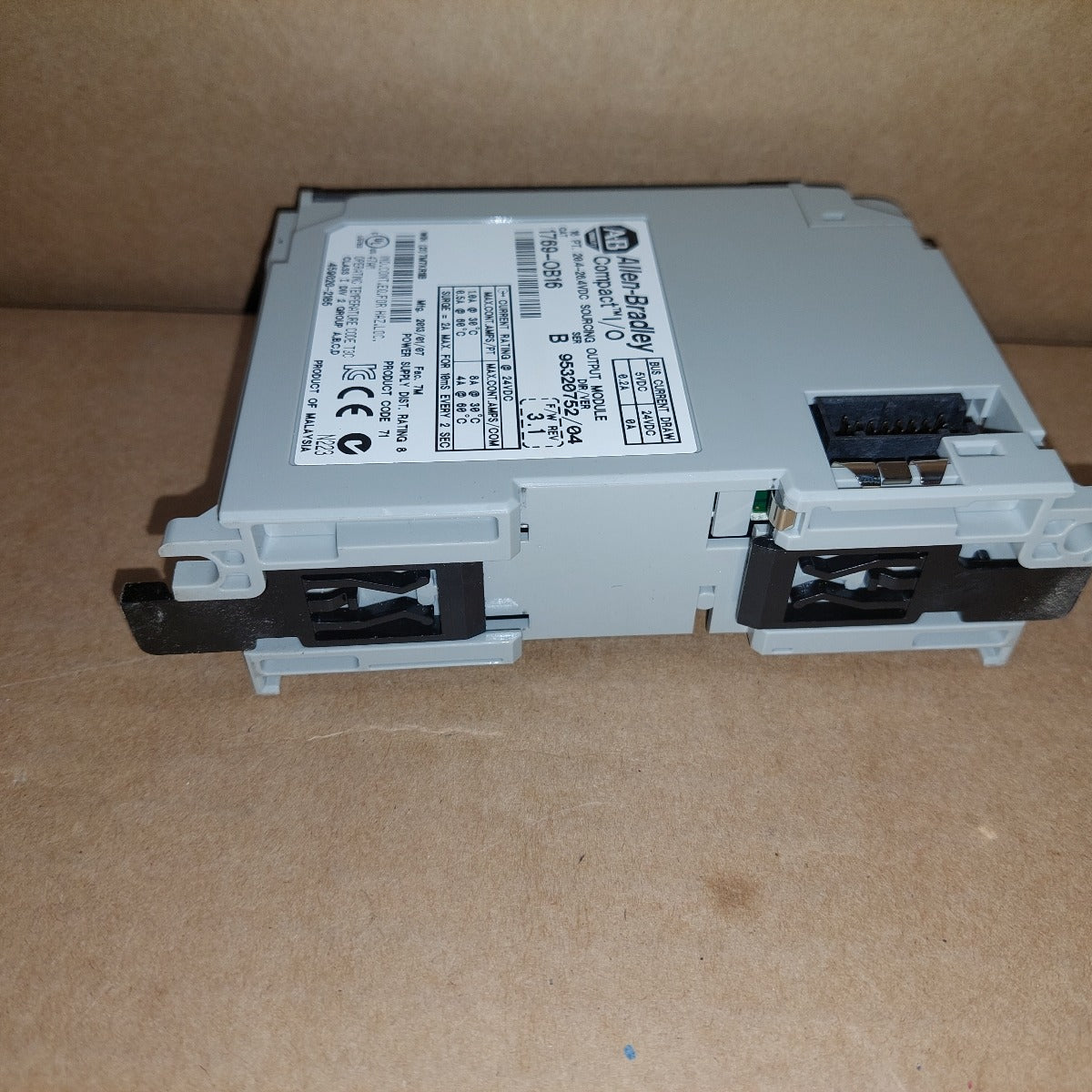 Allen Bradley 1769-OB16 Ser. B FW 3.1 Output Module Used